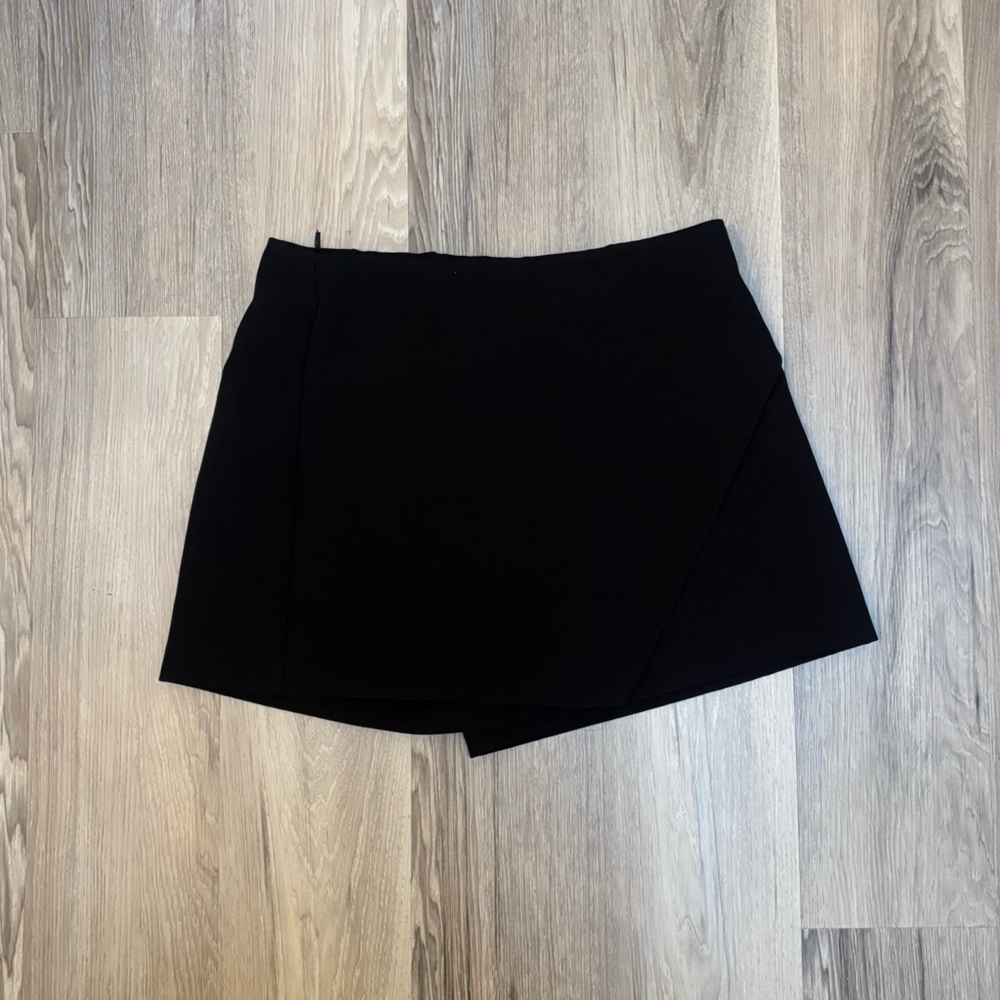 Princess Polly black skort